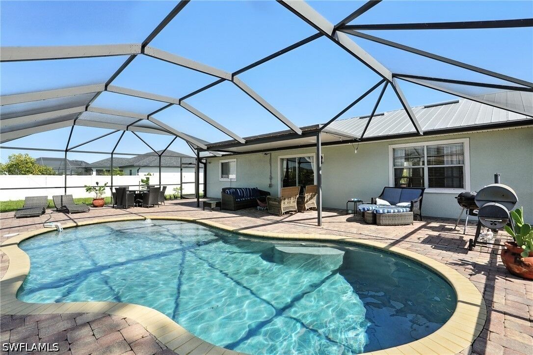 Property Photo:  324 NW 24th Terrace  FL 33993 