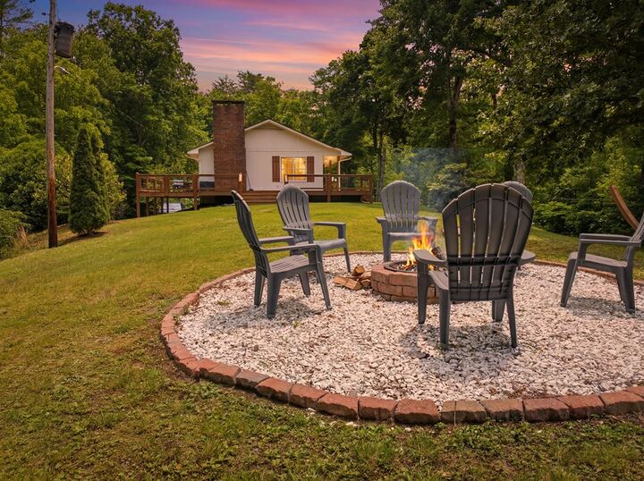 Property Photo:  305 White Mountain  NC 28905 