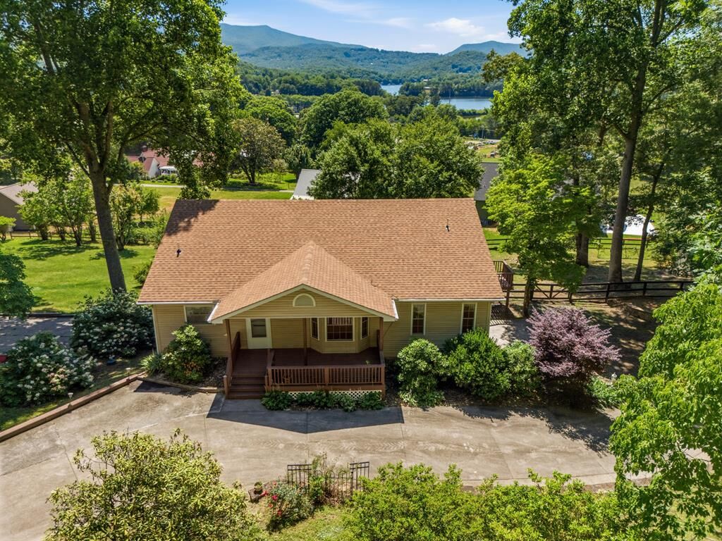 Property Photo: 651 McRidge Road GA 30564