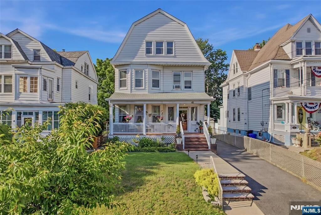 Property Photo:  42 Rossmore Place  NJ 07109 