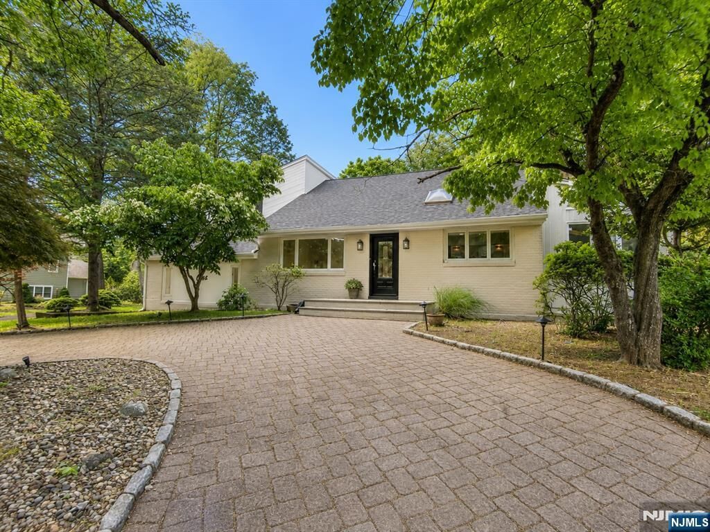 Property Photo:  1 Herrick Drive  NJ 07675 