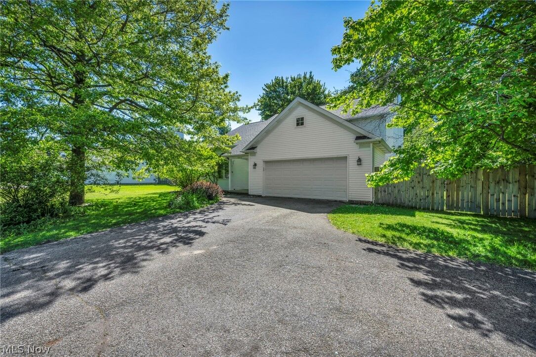 Property Photo:  9842 Johnnycake Ridge Road  OH 44060 