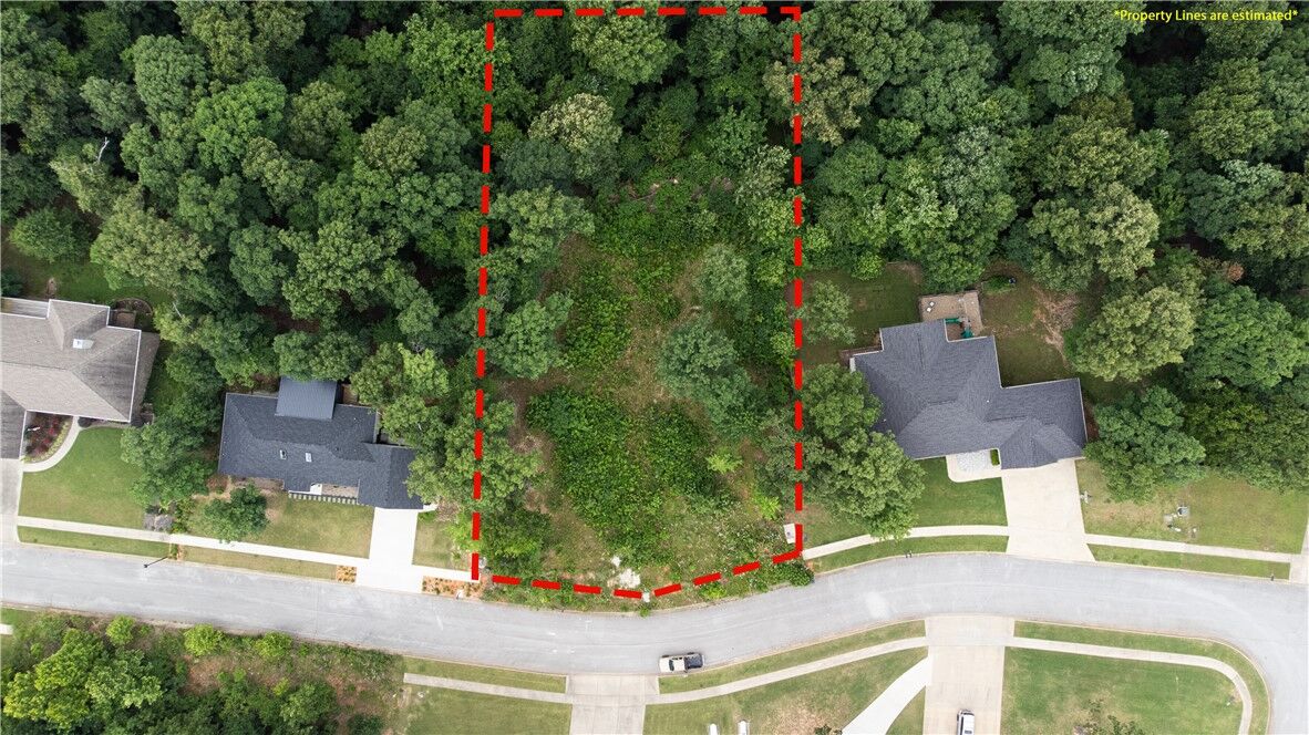 Property Photo: 2413 N Quick Fox Avenue AR 72704