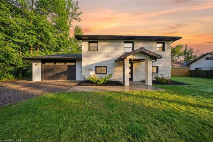 Property Photo: 2500 Pinegrove Road ON N4B 2E6