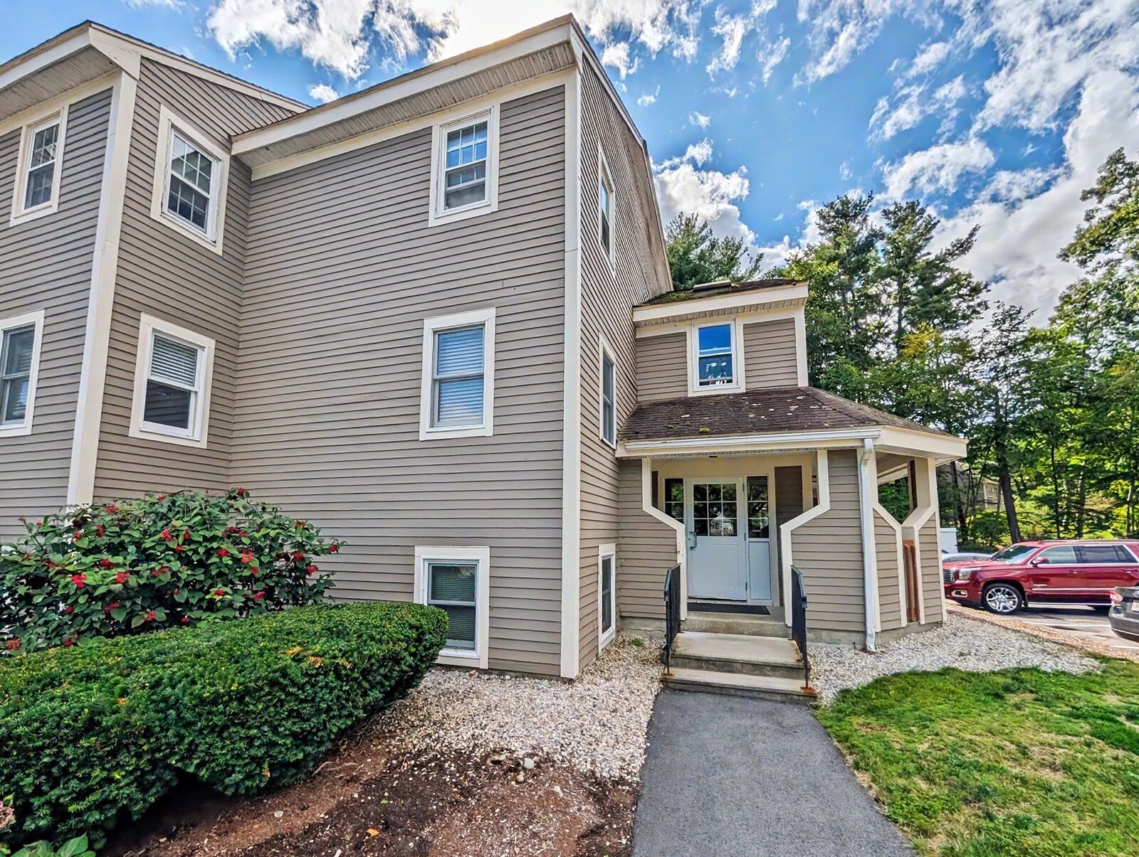 Property Photo:  182 Heritage Dr 182  MA 01588 