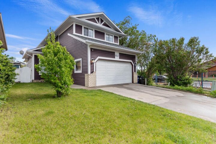 Property Photo: 2 Eldorado Road SE AB T4B 1C3