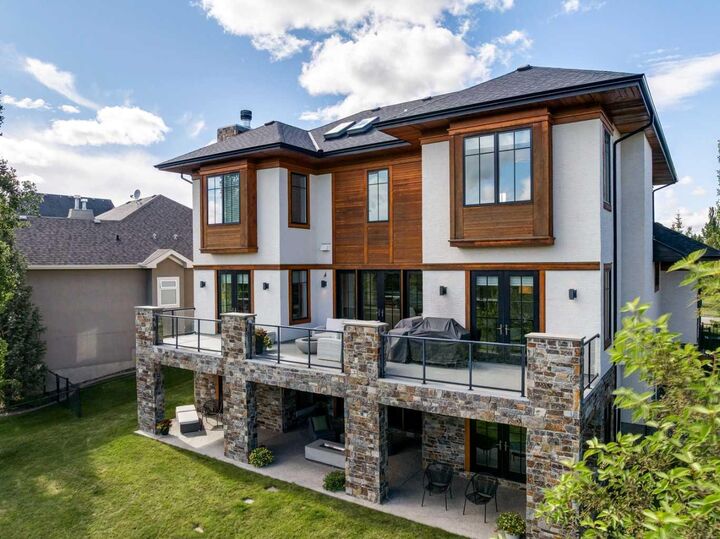 Property Photo: 92 Heritage Isle AB T1S 4J8