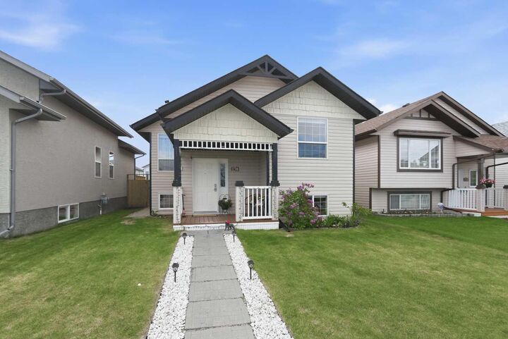 Property Photo:  136 Lanterman Close  AB T4N 3N8 