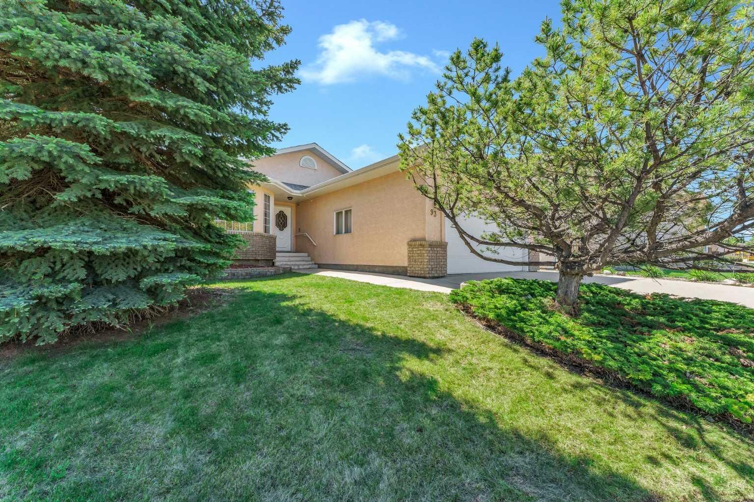Property Photo:  93 Park Meadows Court SE  AB T1B 4C3 