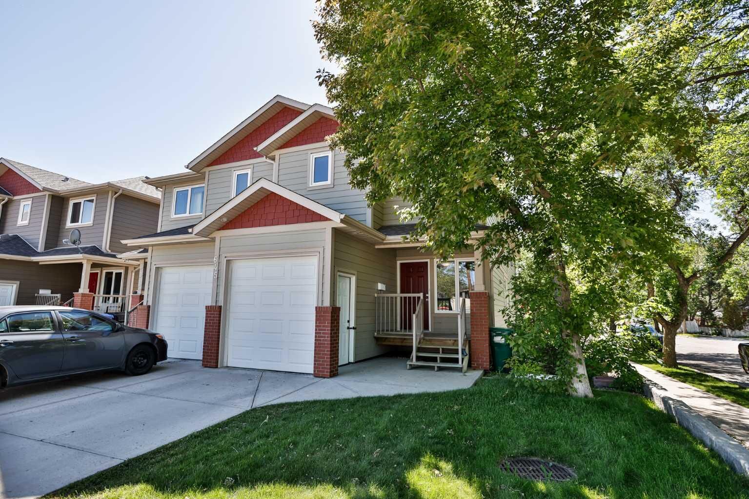 Property Photo: 645 12 A Street N #4 AB T1H 2K1