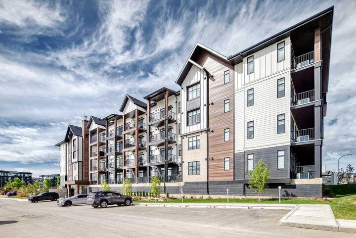 Property Photo: 430 Sage Hill Road NW 1109 AB T3R 2J9