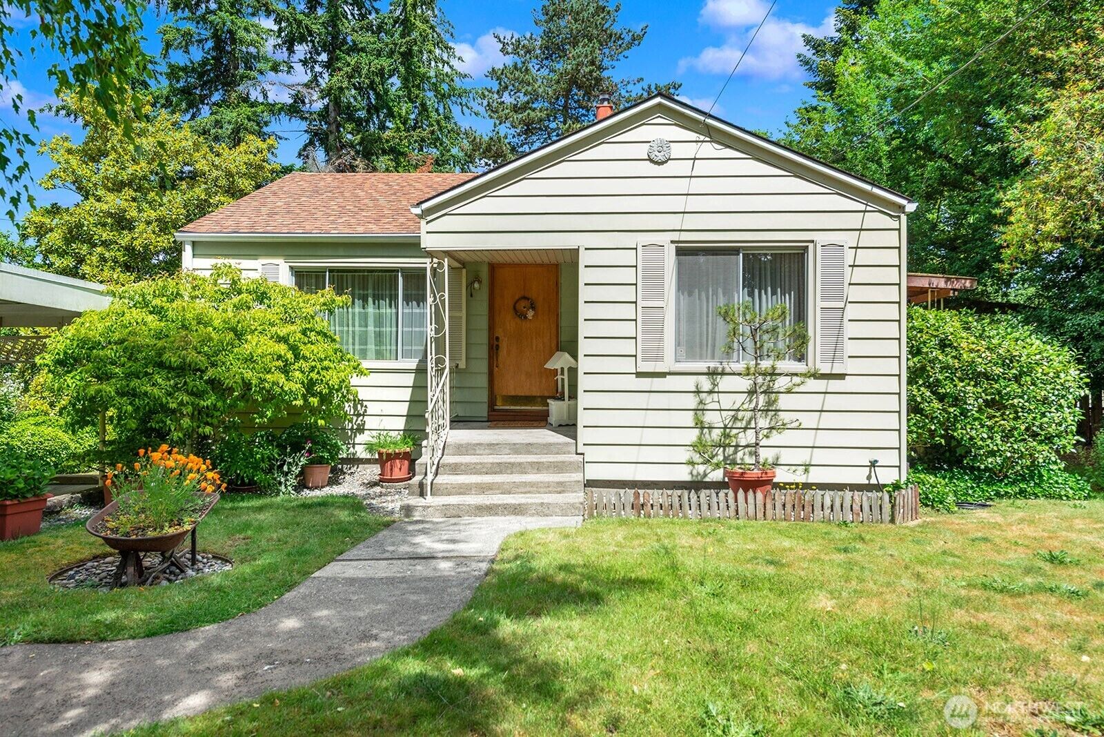Property Photo:  236 SW 131st Street  WA 98146 