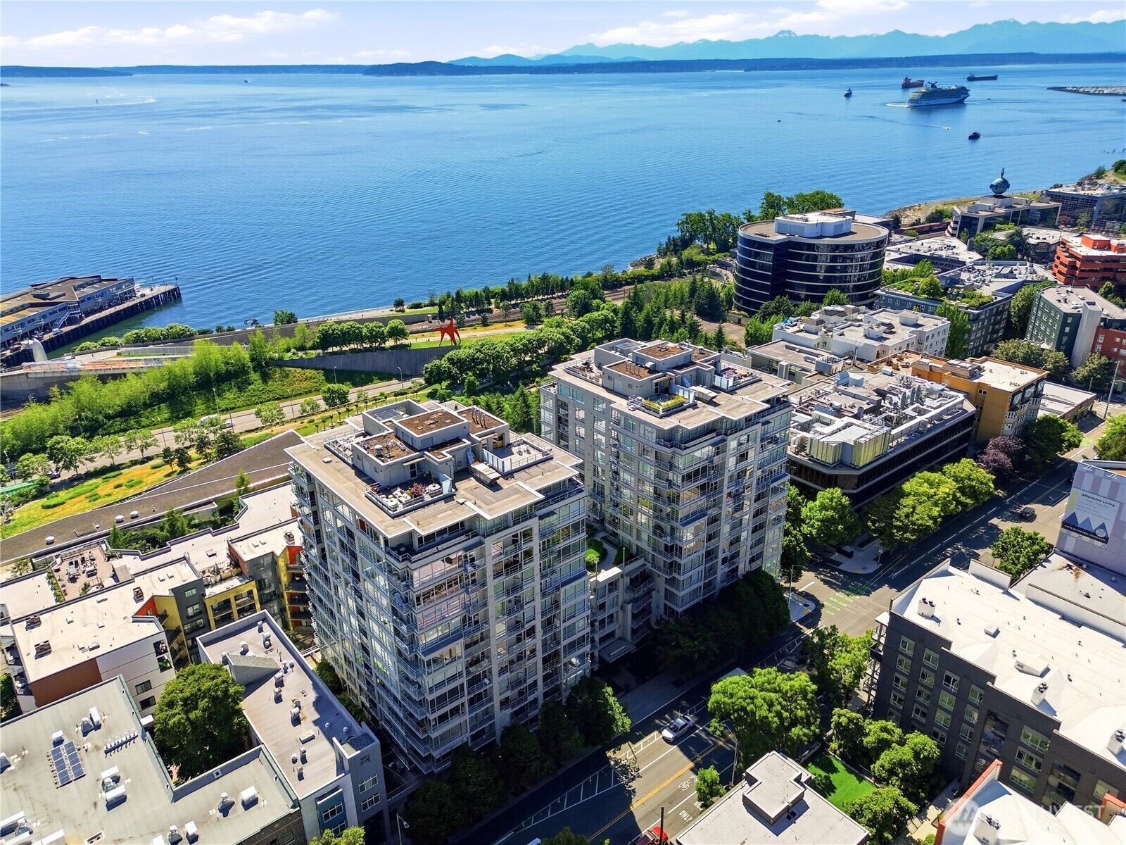 Property Photo:  2929  1st Avenue 817  WA 98121 