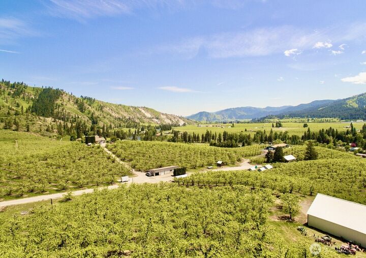 Property Photo:  848 X  Larson Rd  WA 98847 