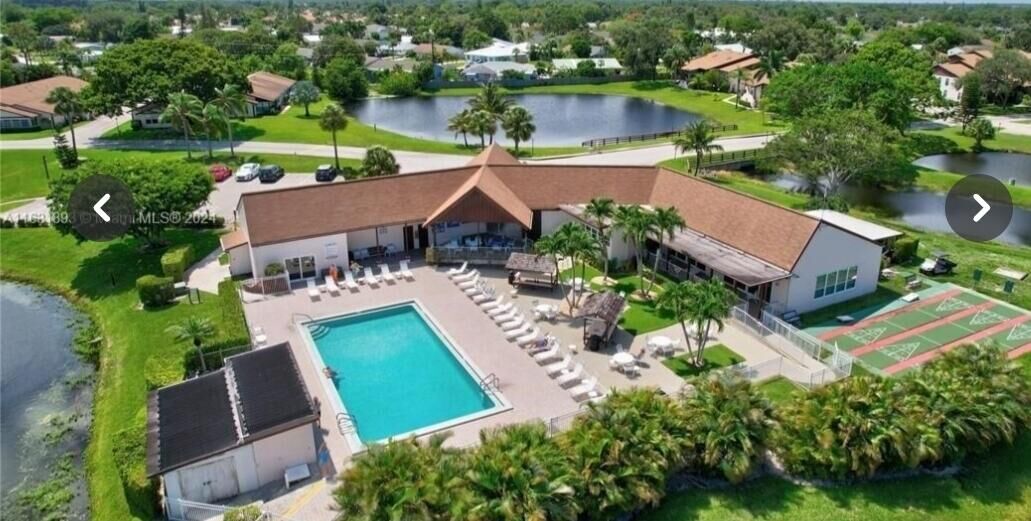 Property Photo: 6531 SE Federal Highway F211 FL 34997