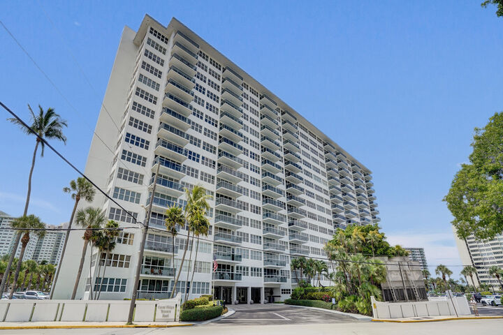 Property Photo: 3300 NE 36th Street 1621 FL 33308