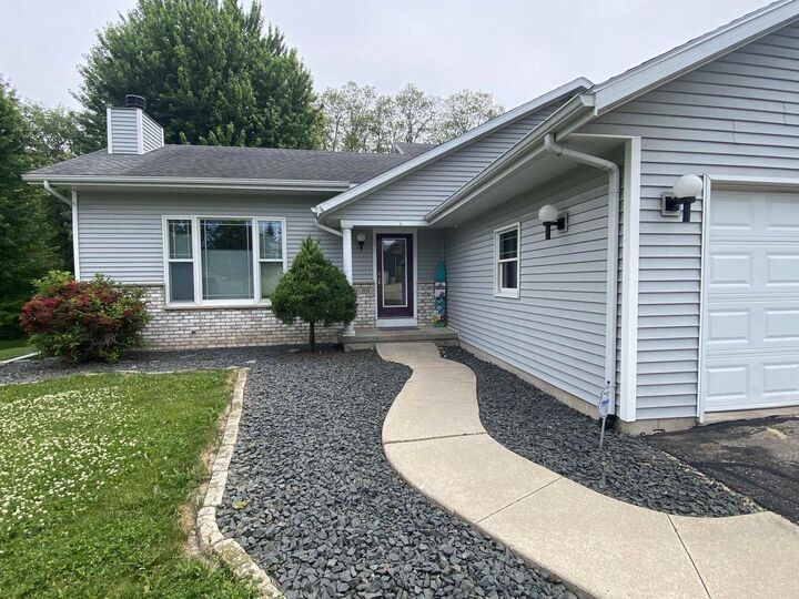 Property Photo:  102 Dexter Drive  WI 53923 
