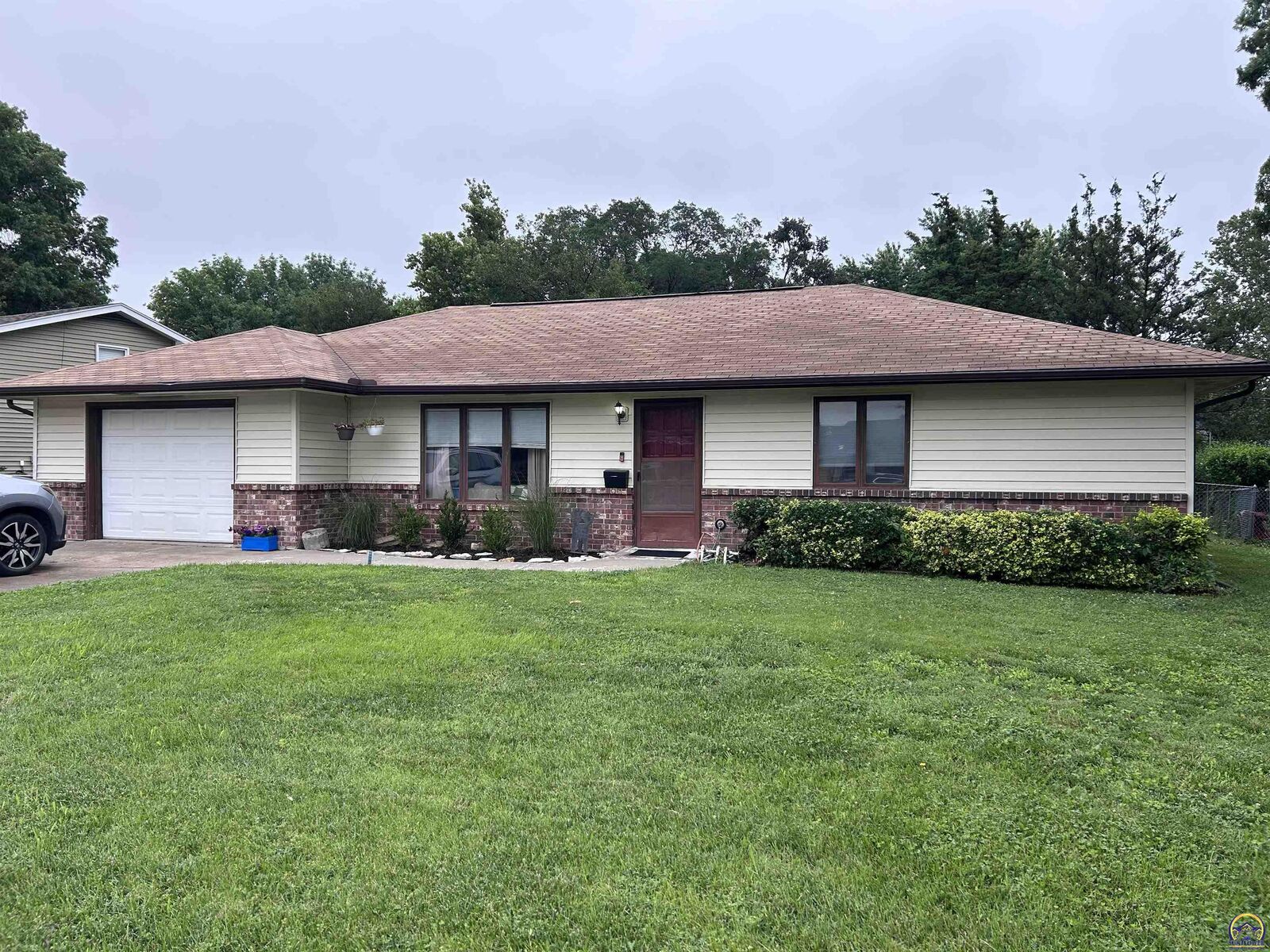 Property Photo: 1220 Magic Cir KS 66801