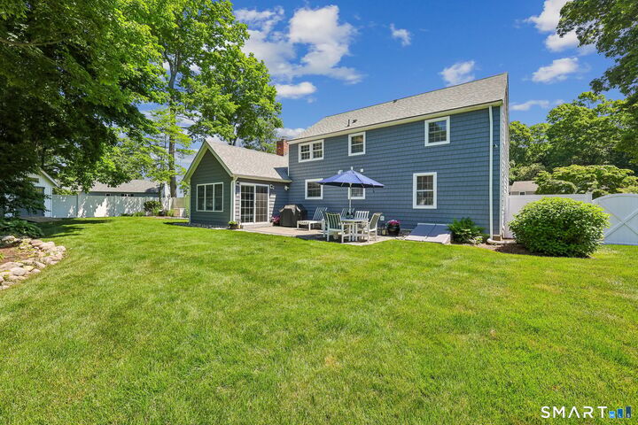Property Photo:  6 Fencove Court  CT 06475 