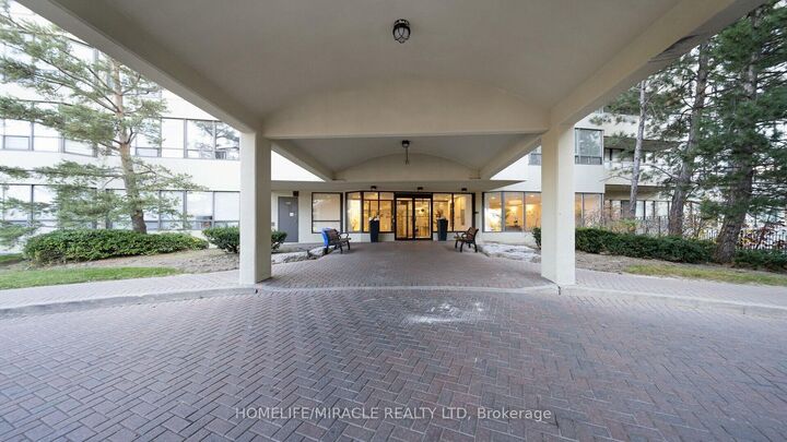Property Photo: 22 Hanover Road 510 ON L6S 5K7