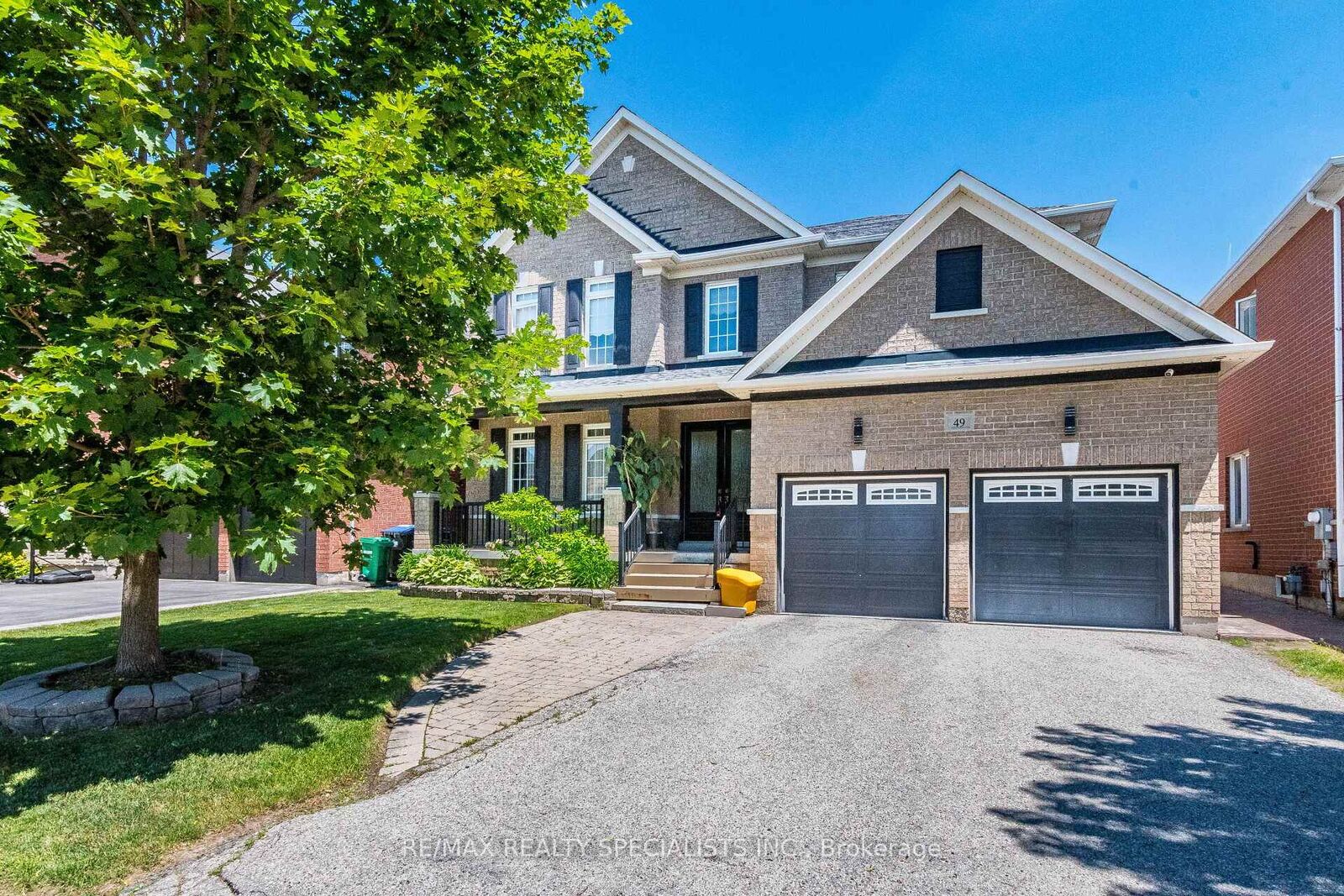 Property Photo: 49 Maisonneuve Boulevard ON L6P 1Y7