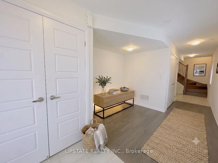 Property Photo: 49 Norwich Crescent ON N3W 0J4