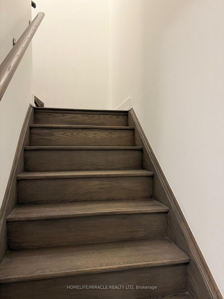 9570 Islington Avenue L122 — photo 1