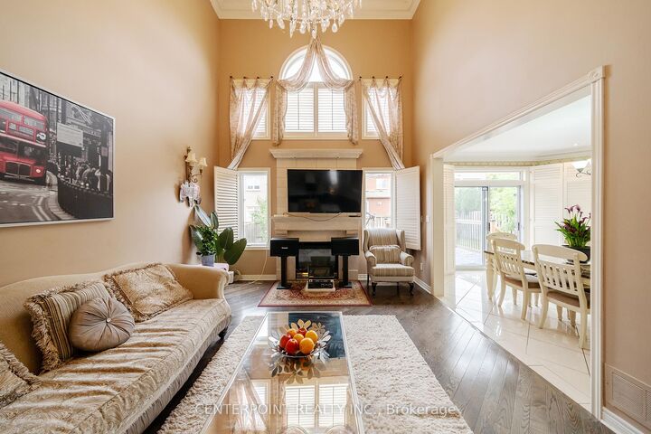 Property Photo: 9 Summeridge Drive ON L4S 8T3