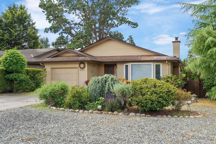 4252 Panorama Dr — photo 1