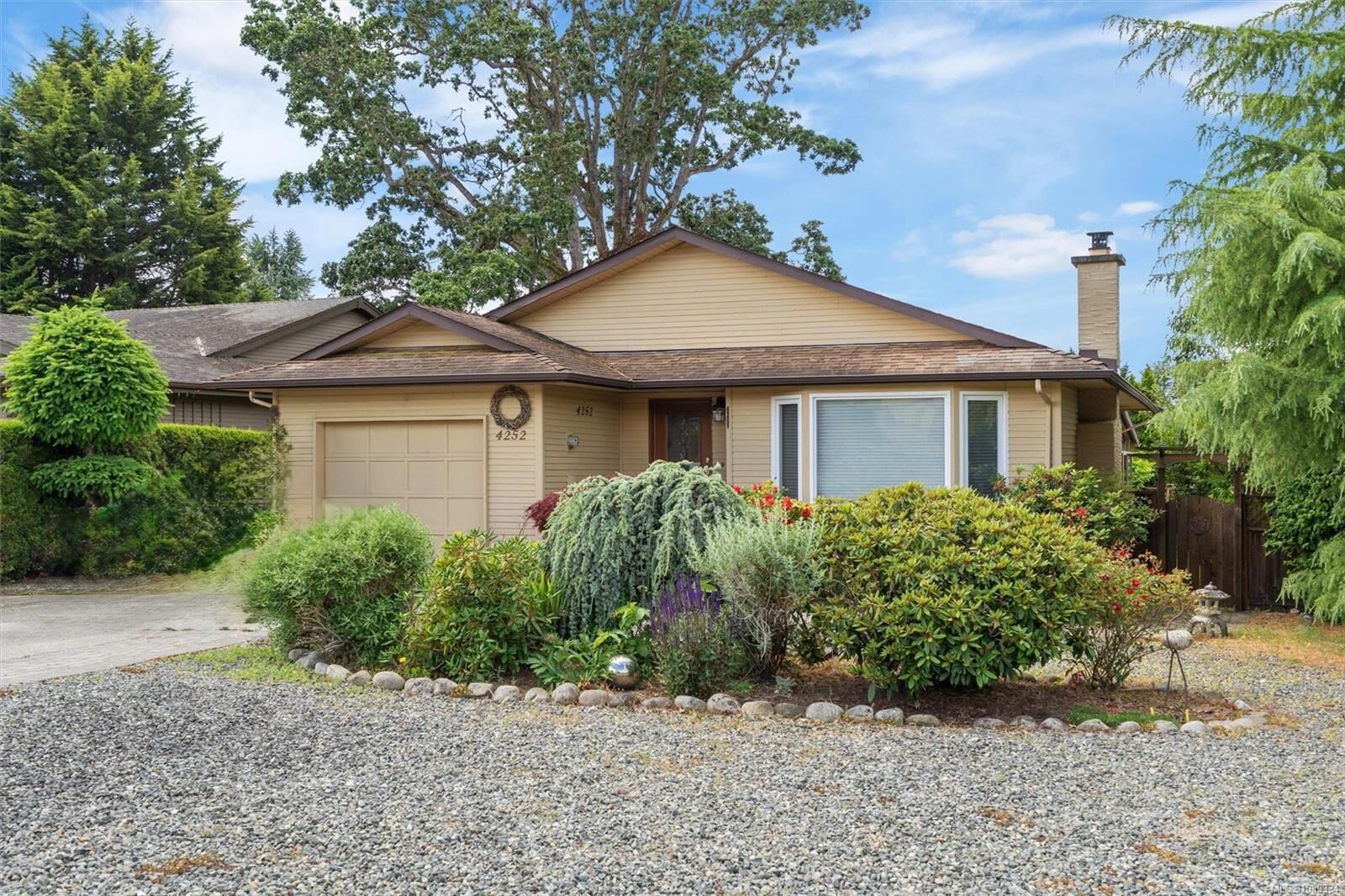 Property Photo: 4252 Panorama Dr BC V8X 4X6