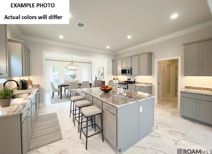 Property Photo: 1248 Lakehaven Dr LA 70737