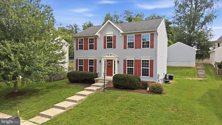 Property Photo: 20 Tilgham Place VA 20180