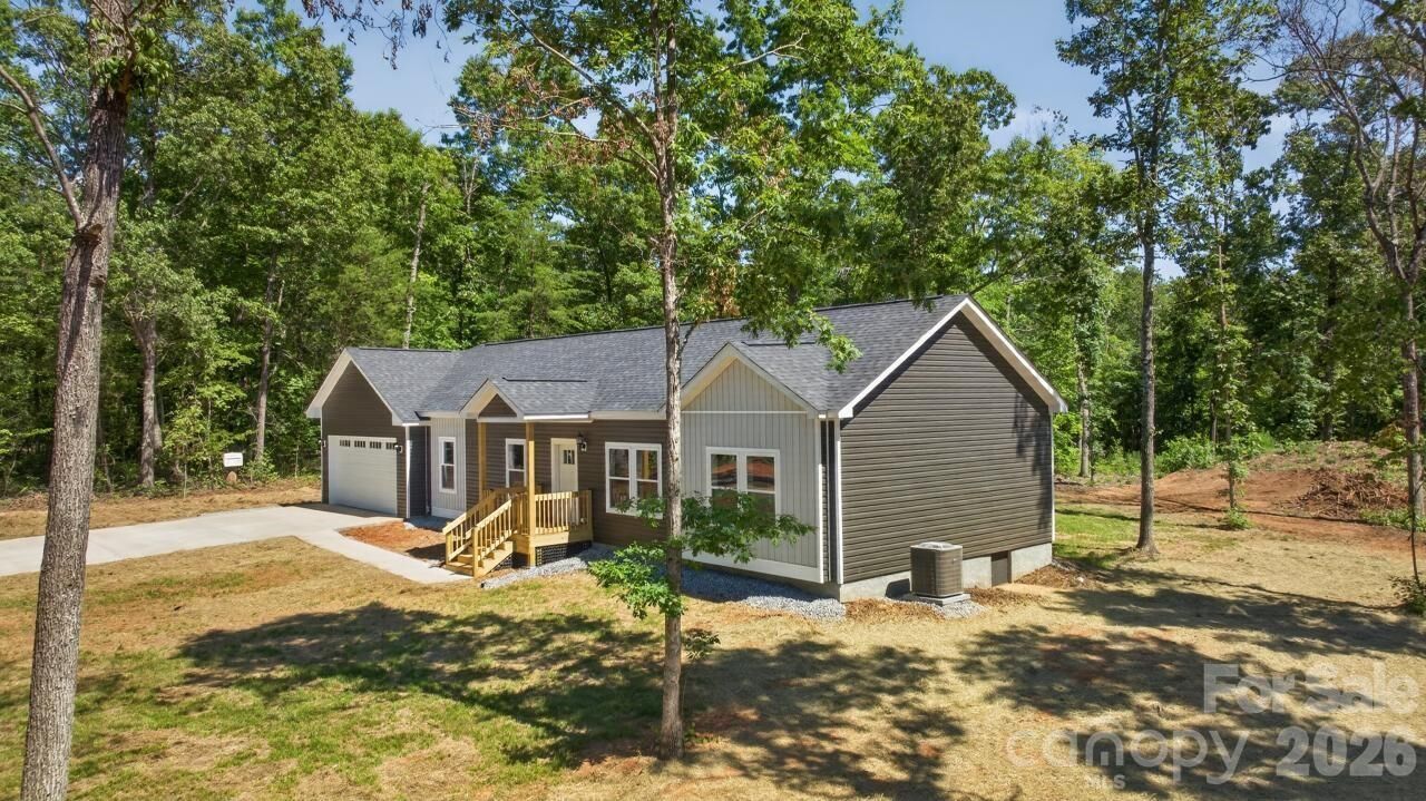 Property Photo: 159 Evenfall Lane NC 28722