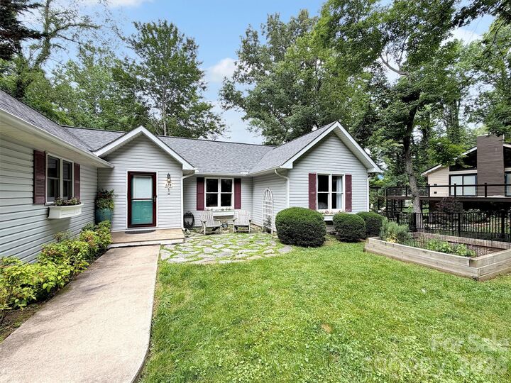 Property Photo:  228 Crescent Drive  NC 28745 