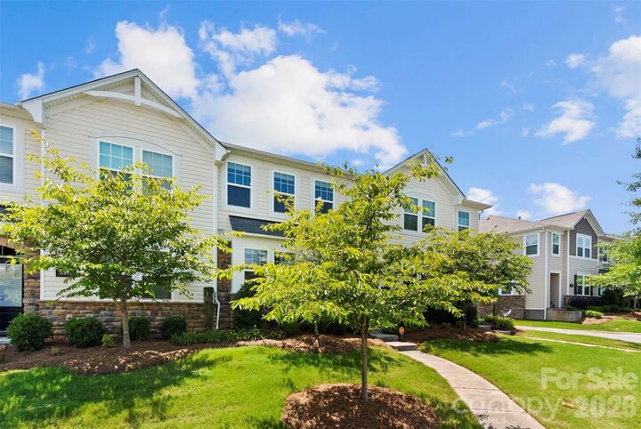 Property Photo: 11010 Chalkbark Lane NC 28262