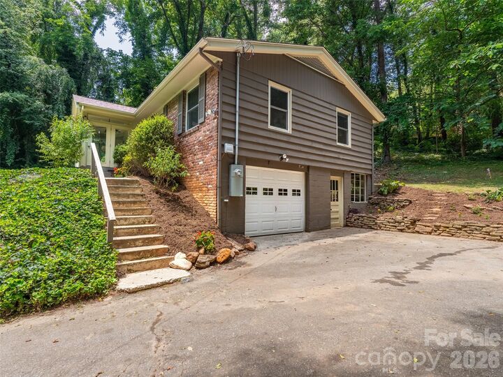 Property Photo:  41 Pinehurst Road  NC 28805 