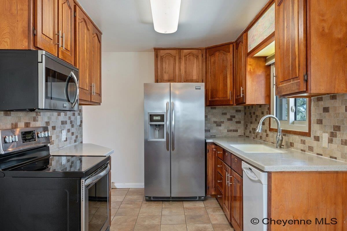 Property Photo:  2418 S Fifth Ave  WY 82007 