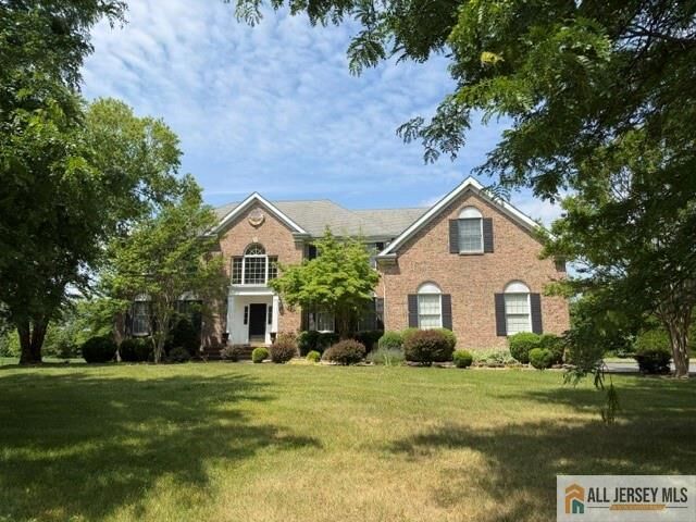 Property Photo:  4 Applegate Court  NJ 08512 