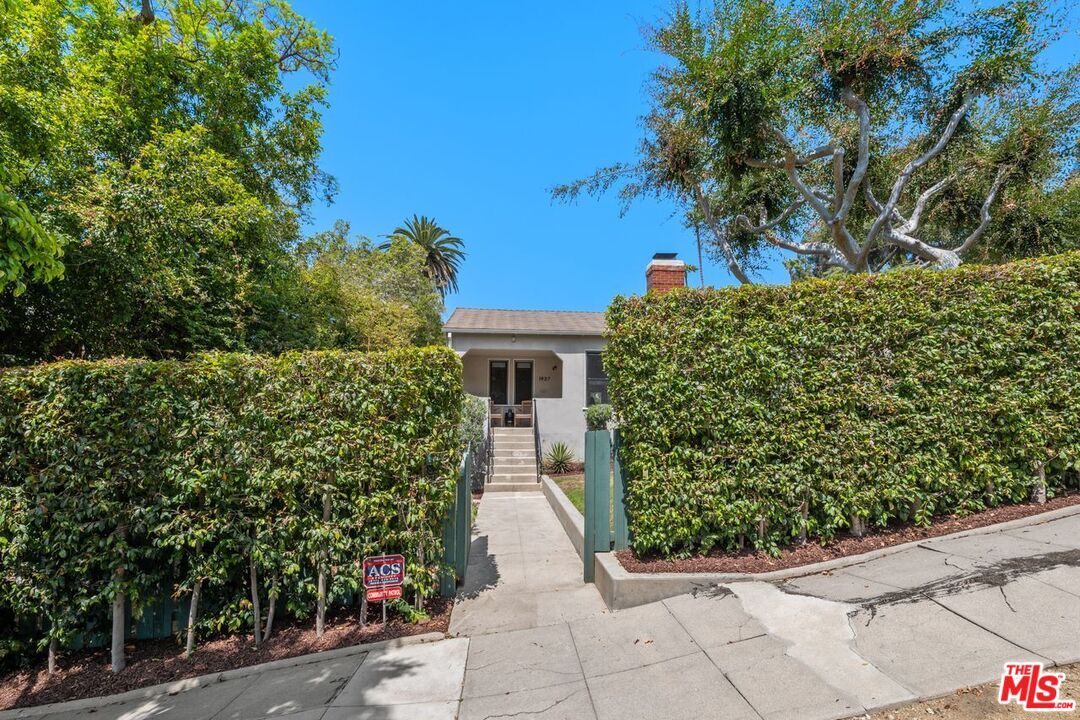 Property Photo:  1937 N St Andrews Pl  CA 90068 