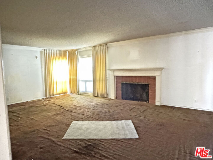 Property Photo:  4192 Don Luis Dr  CA 90008 
