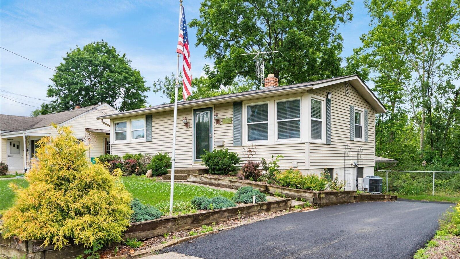 Property Photo:  764 Walker Street  OH 43055 
