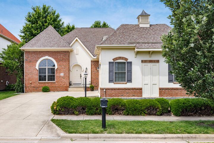 Property Photo:  7983 Oak Meadow Drive  OH 43016 