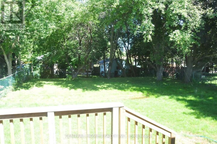 Property Photo:  66 Collins Crescent  ON L4G 2W2 