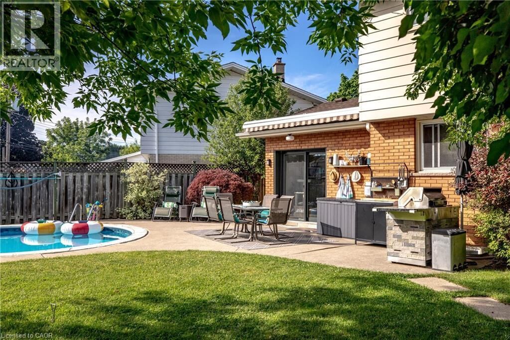 Property Photo:  28 Ramsgate Drive  ON L8G 3V5 