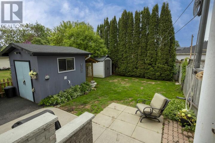 Property Photo:  821 Michigan Ave  ON P7A 6K5 
