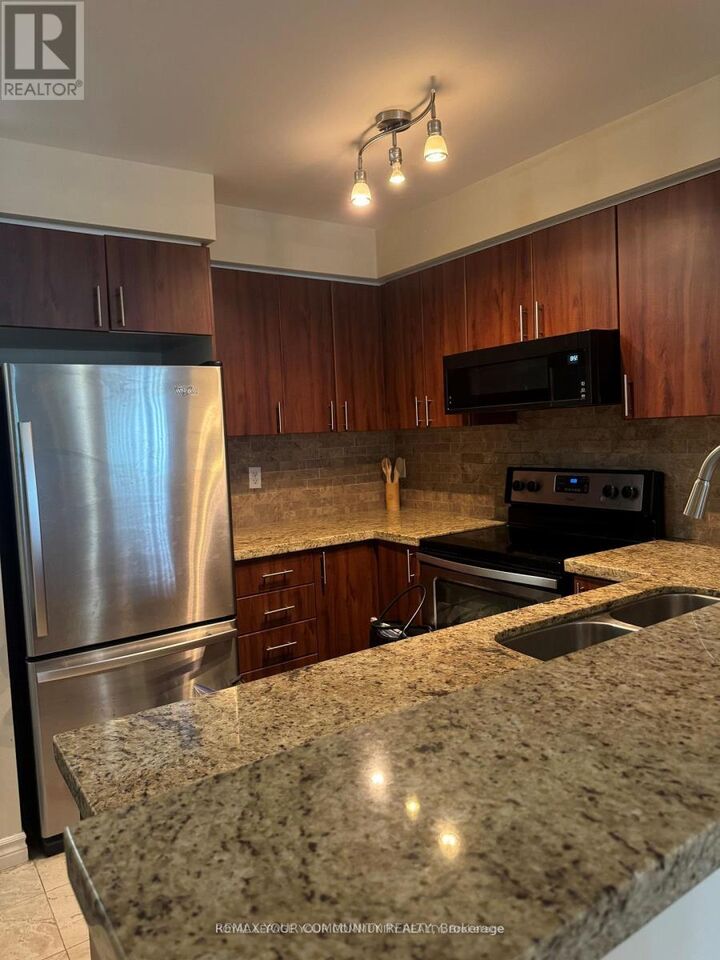 Property Photo:  7 Lorraine Drive 1007  ON M2N 7H2 