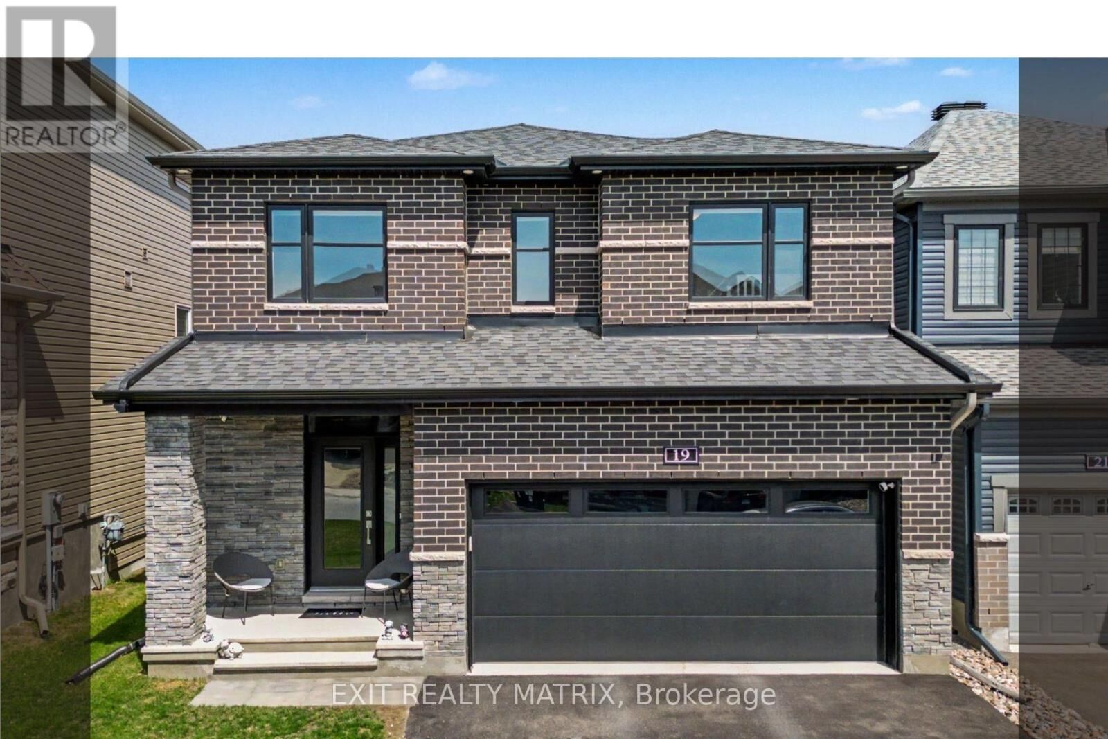 Property Photo:  19 Fossa Terrace  ON K2J 6W4 