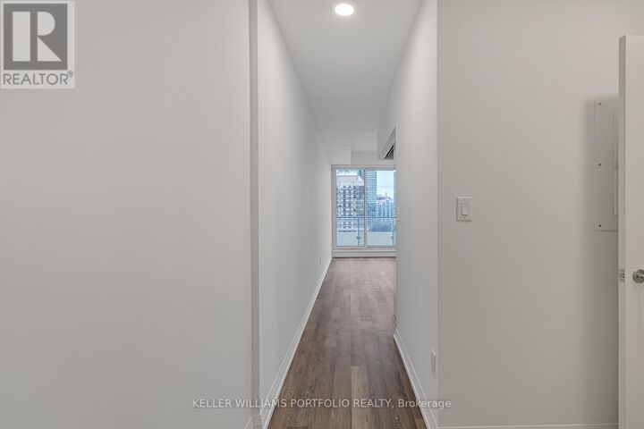 Property Photo:  75 Canterbury Place 1205  ON M2N 0L2 