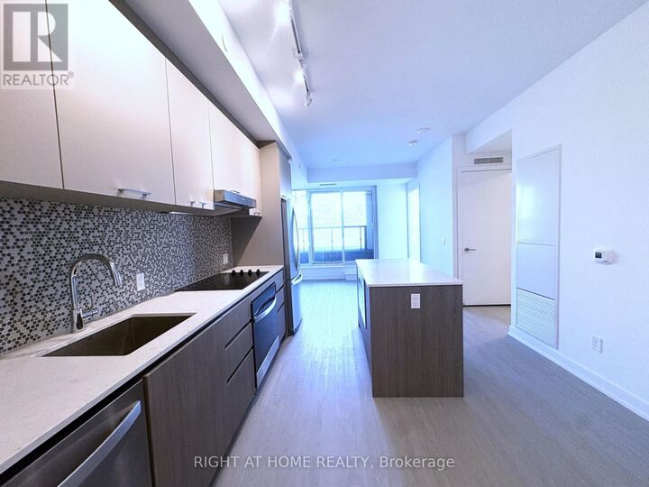 Property Photo:  8188 Yonge Street 221  ON L4J 0M2 
