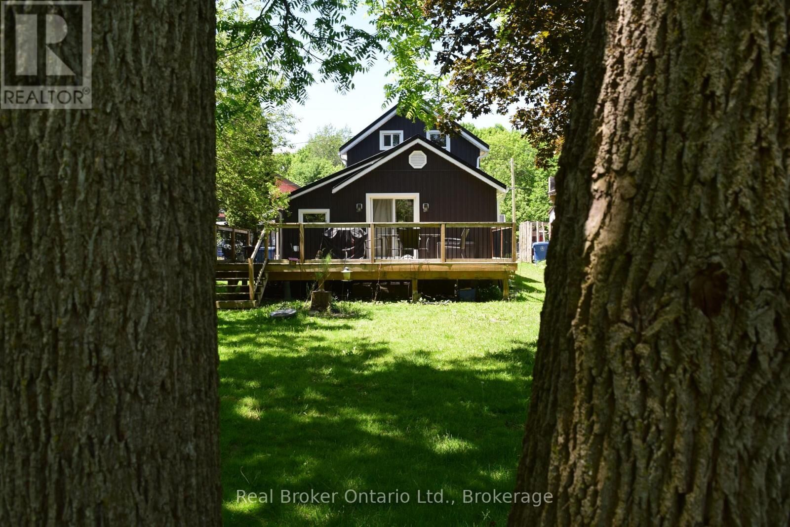 Property Photo:  523 Mill Street  ON N0G 2M0 